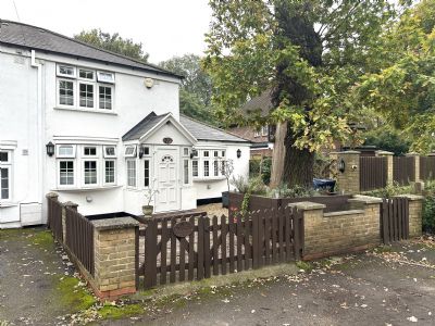 OAK COTTAGE, EALING ROAD, NORTHOLT VILLAGE, MIDDLESEX, UB5 6AD